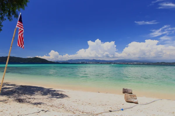4D3N Kundasang Glamping and Island Tour — Stunning Highlands, Hot Springs & Beach Escapes