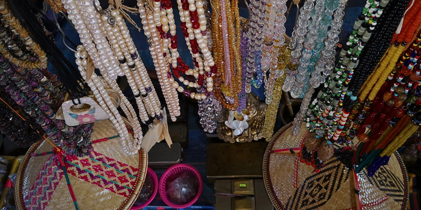 colorful bead souvenirs sold at pekan nabalu