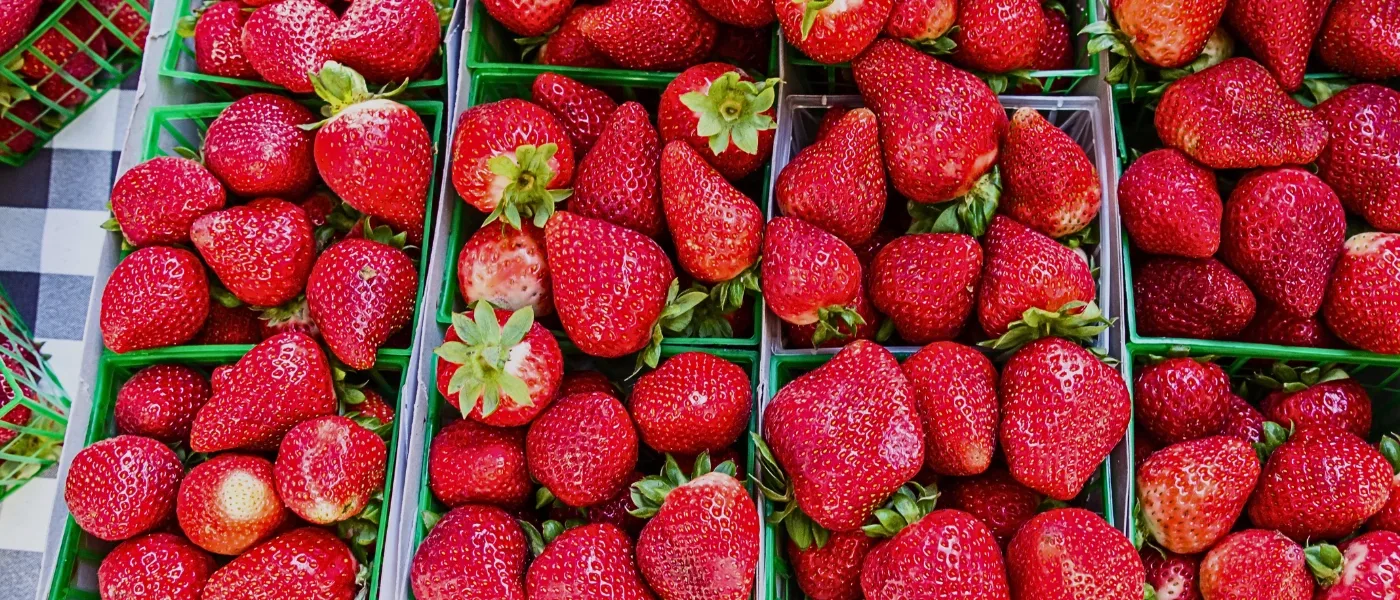 Fresh strawberries sold in Pekan Nabalu market