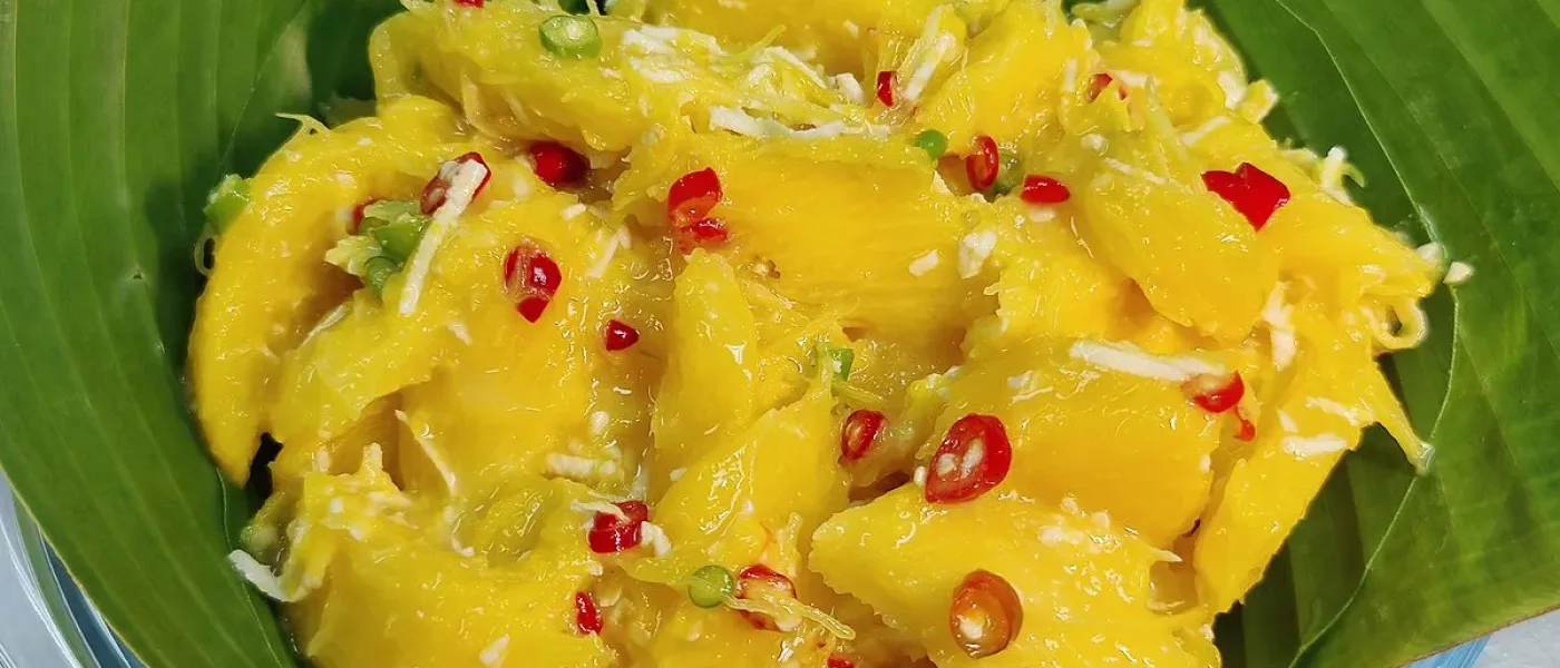 Fresh bambangan, a wild mango native to Sabah, commonly used in traditional Kadazan-Dusun dishes