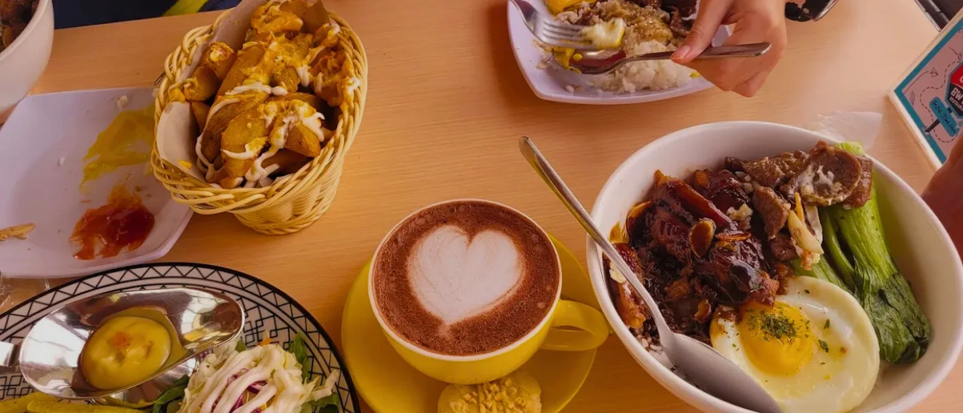 Array of brunch dishes served at BW Bus Kundasang