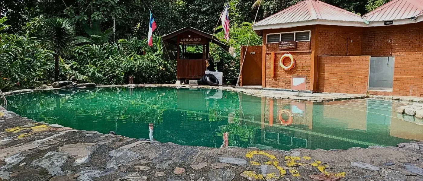 A spacious natural hot spring pool at Poring